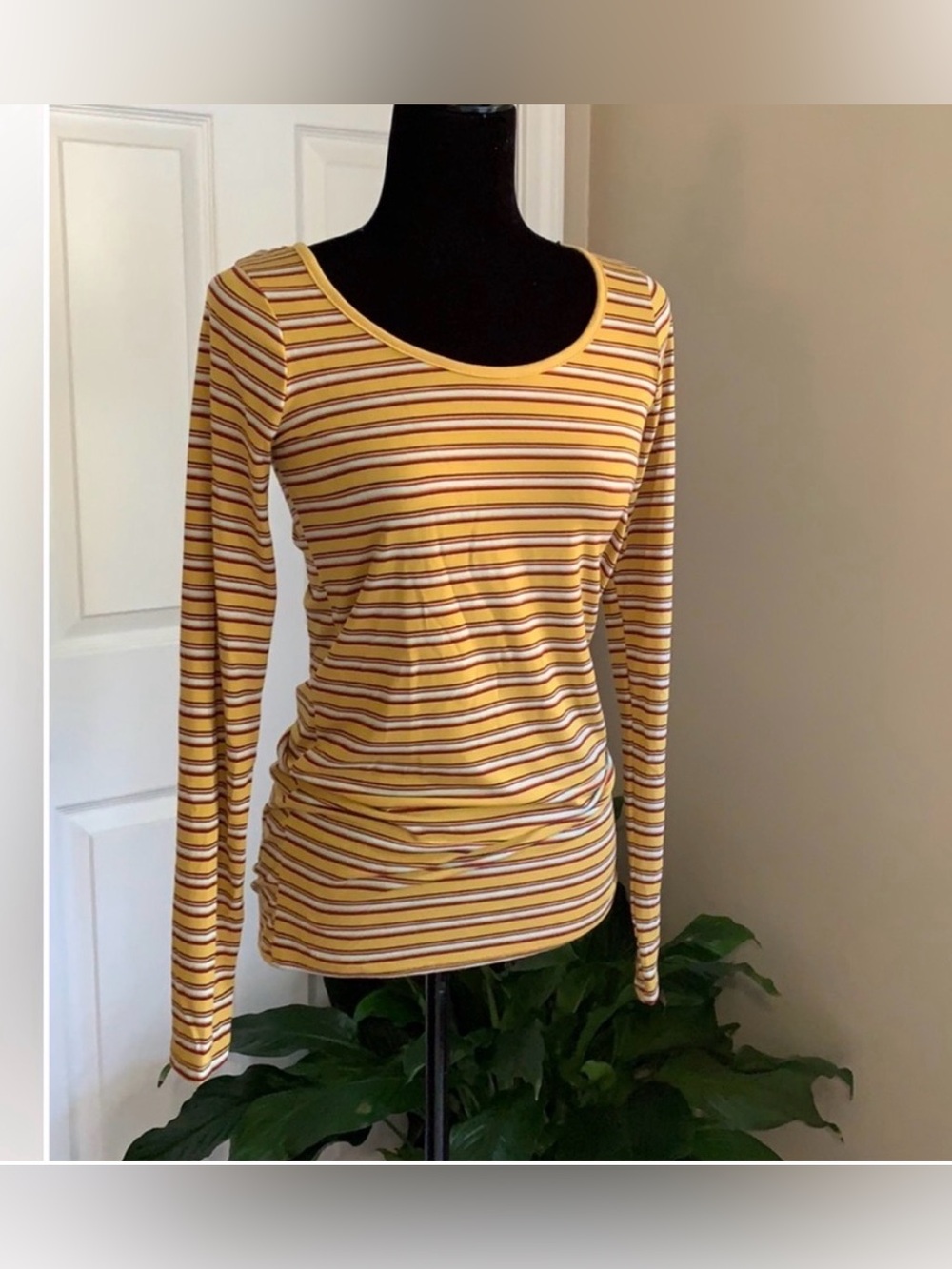 Poof Brand  - Ladies Size Small Top 🌿🆕🌿
5 items for $25